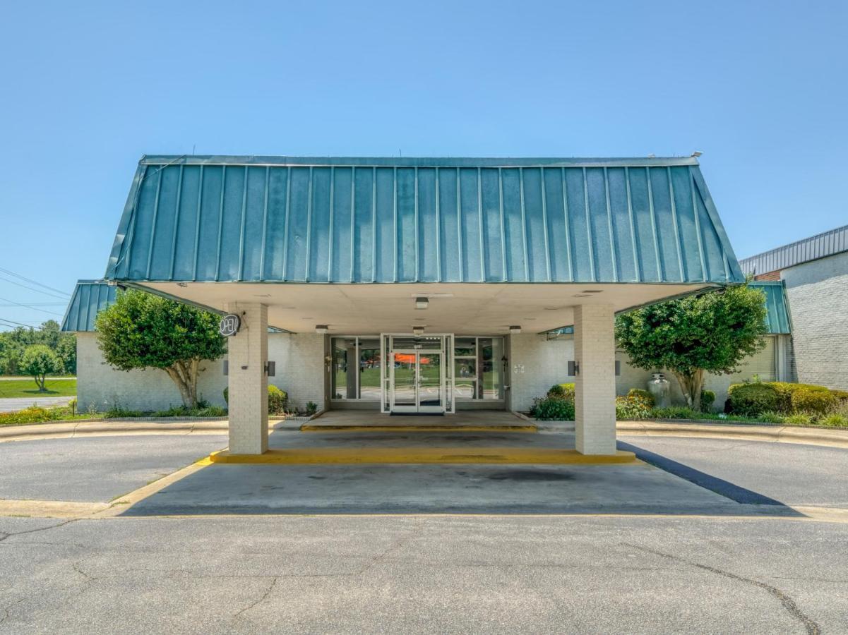 Oyo Hotel Battleboro Luaran gambar
