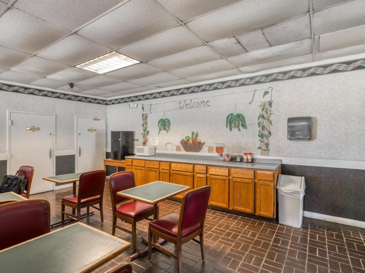 Oyo Hotel Battleboro Luaran gambar