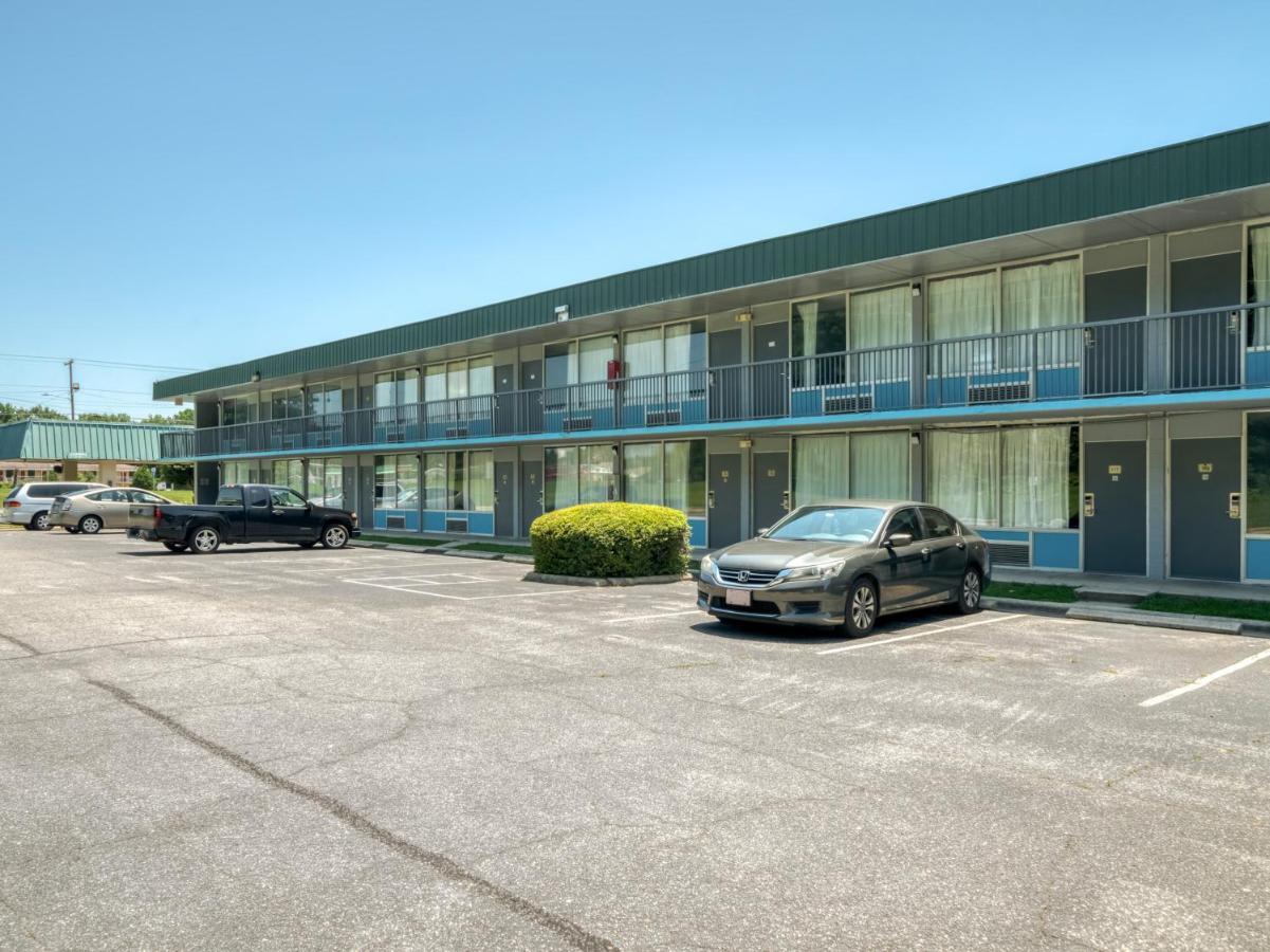 Oyo Hotel Battleboro Luaran gambar