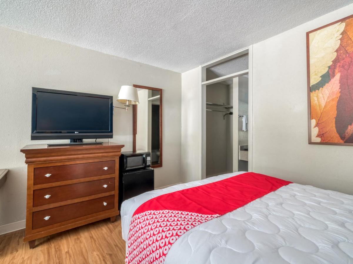 Oyo Hotel Battleboro Luaran gambar